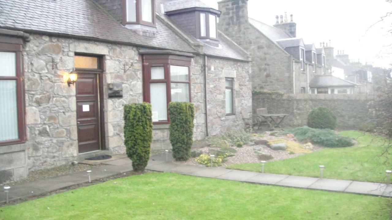 Beeches Guest House Dyce Exterior photo